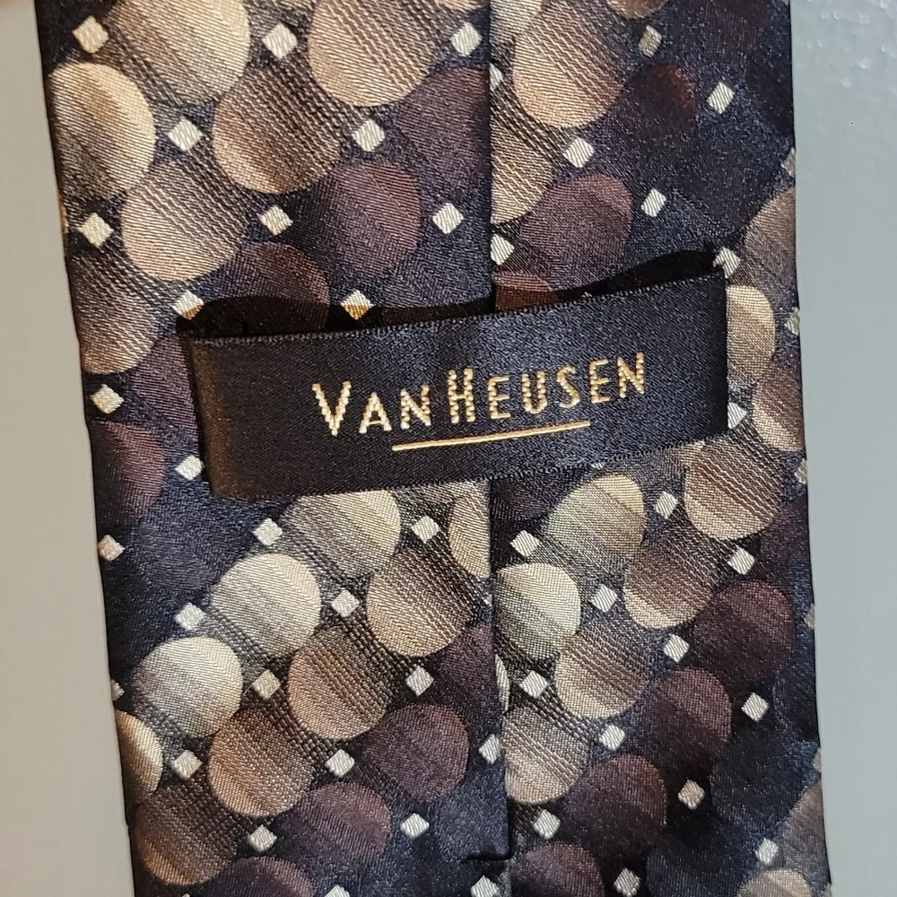 Van Heusen Black and Brown Patterned Tie
